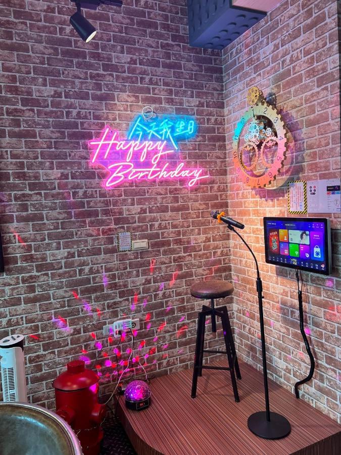 Exctic Homestay Tainan Buitenkant foto